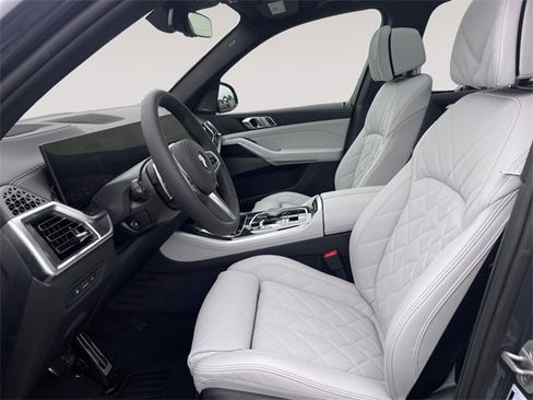 New 2026 BMW X5 xDrive40i w/ M Sport Package image 9