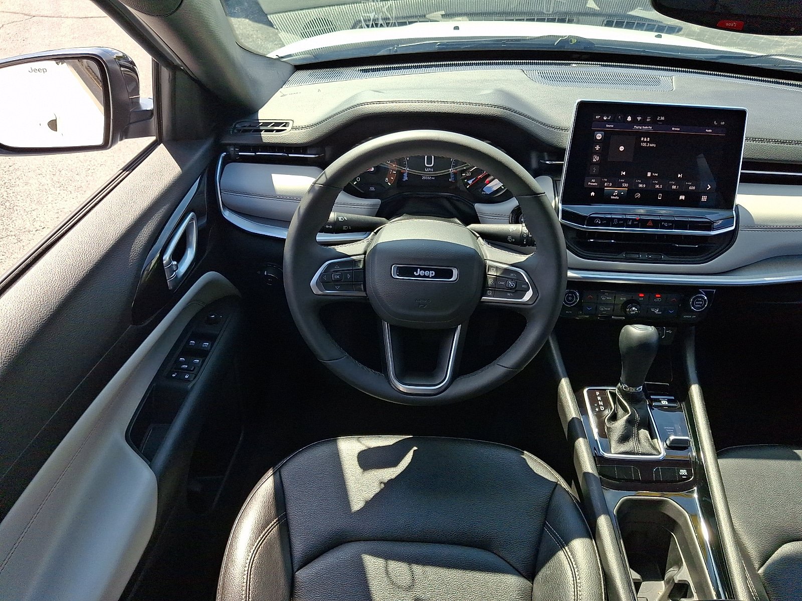 Used 2025 Jeep Compass Limited AWD/4WD image 11