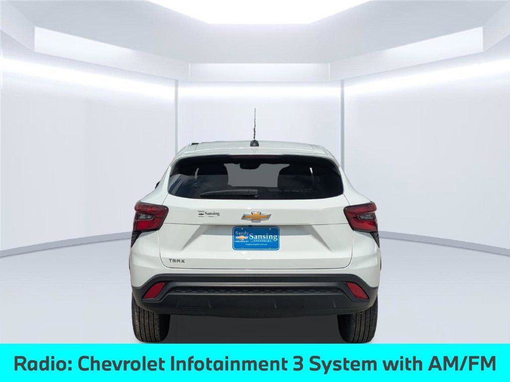 Used 2025 Chevrolet Trax LS FWD image 5