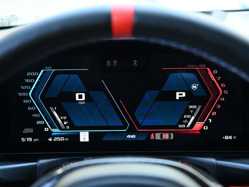 Used 2025 BMW M3 Competition AWD/4WD image 18
