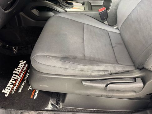 Used 2023 Nissan Frontier S w/ Tow Package image 12