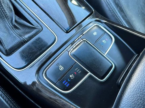 Used 2016 Kia Cadenza Premium image 23