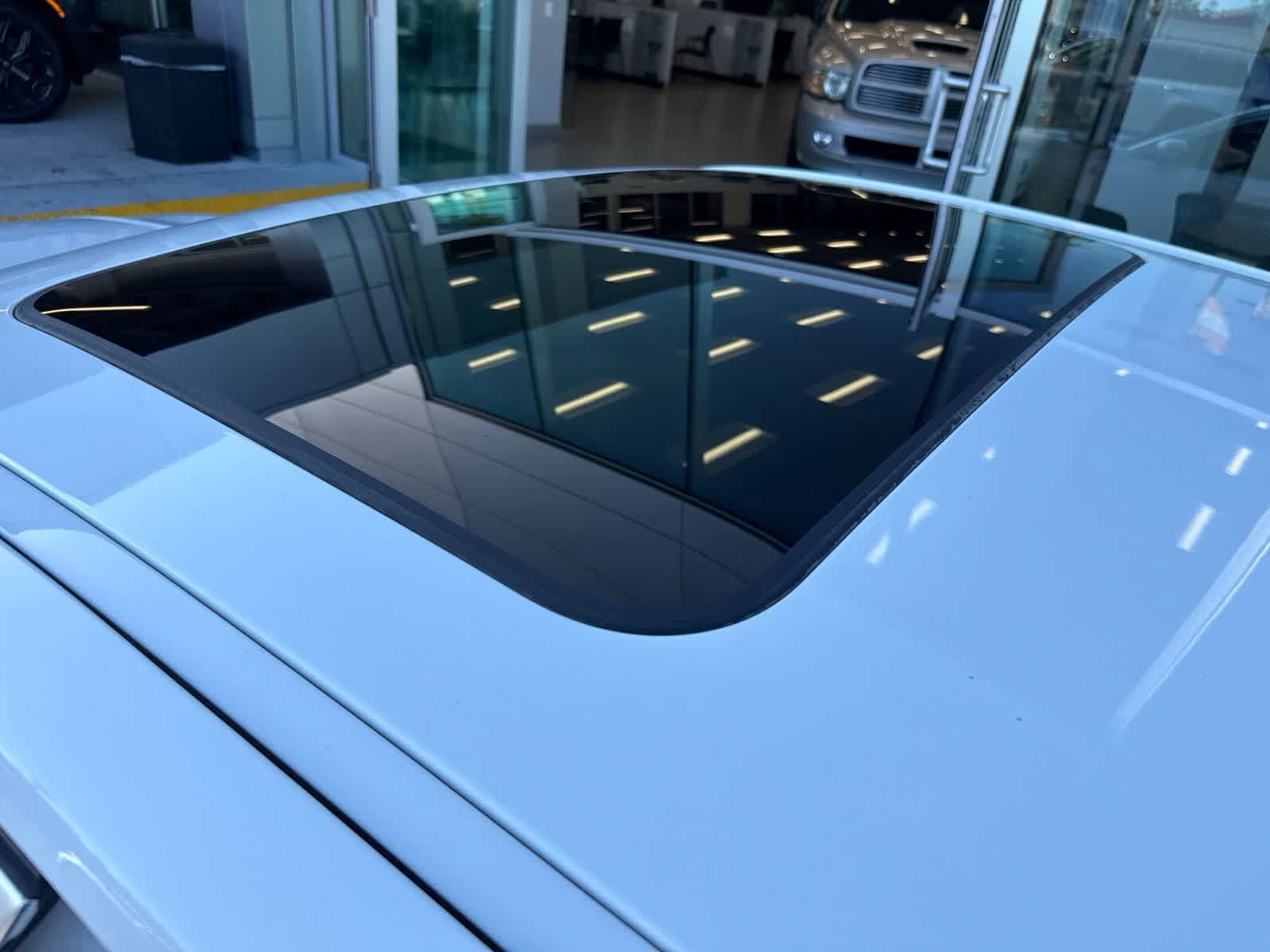 Used 2019 BMW 330i Sedan w/ Convenience Package RWD image 19