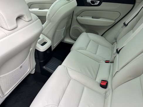 New 2026 Volvo XC60 T8 Ultra w/ Protection Package Premier AWD/4WD image 12