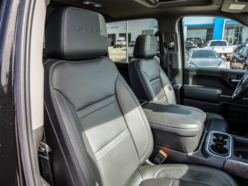 Used 2023 GMC Sierra 2500 Denali w/ Denali Black Diamond Edition image 18