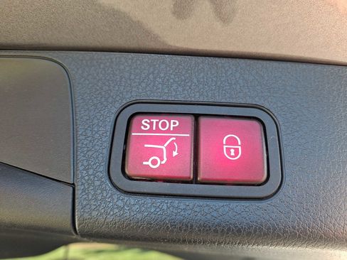 Certified 2022 Mercedes-Benz GLB 250 4MATIC image 28