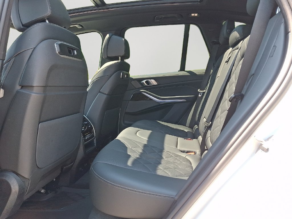 Certified 2026 BMW X5 xDrive40i w/ Climate Comfort Package AWD/4WD image 8