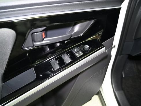 Used 2024 Subaru Solterra Premium image 29