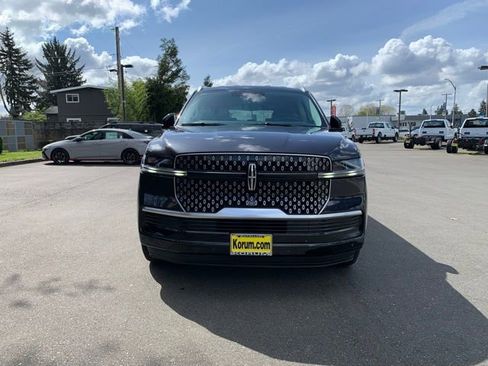New 2026 Lincoln Navigator L Premier AWD/4WD image 12