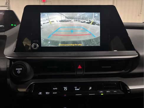 Used 2025 Toyota Prius LE FWD image 10