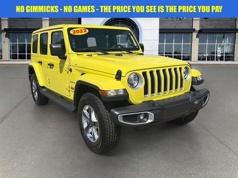 Used 2022 Jeep Wrangler Unlimited Sahara w/ Cold Weather Group AWD/4WD image 1