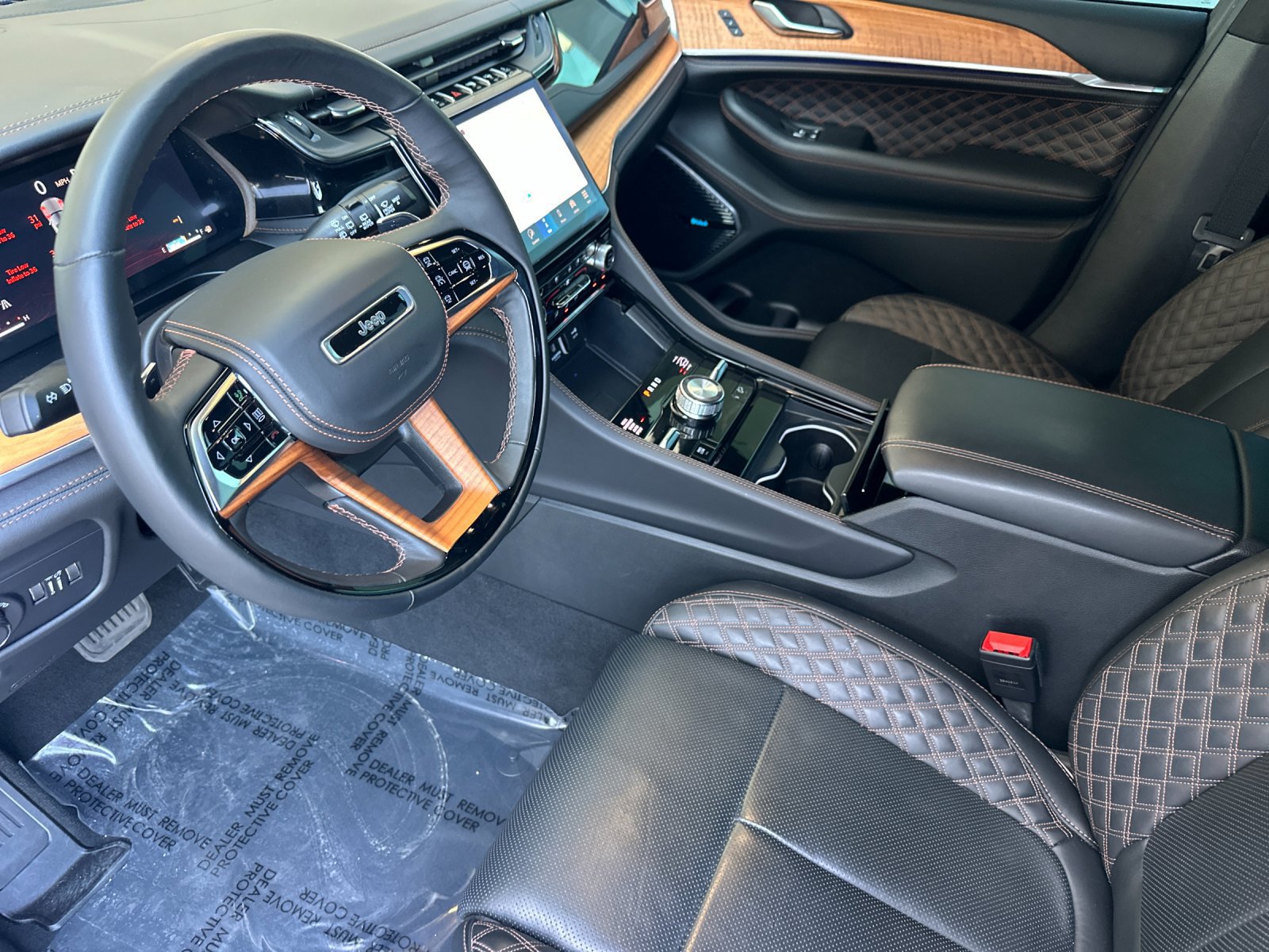 Used 2025 Jeep Grand Cherokee Summit AWD/4WD image 10