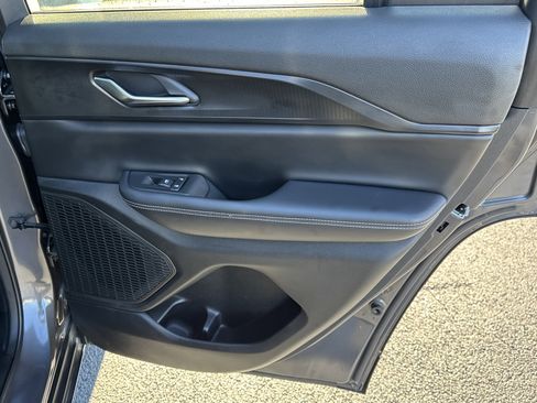 Used 2025 Jeep Grand Cherokee Laredo X w/ Luxury Tech Group I image 18