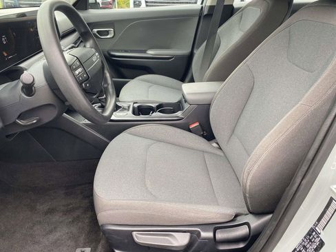 Used 2025 Kia K4 FWD image 13