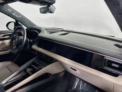 Certified 2024 Porsche Macan Turbo Electric AWD/4WD image 29