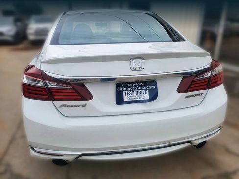Used 2016 Honda Accord Sport image 10