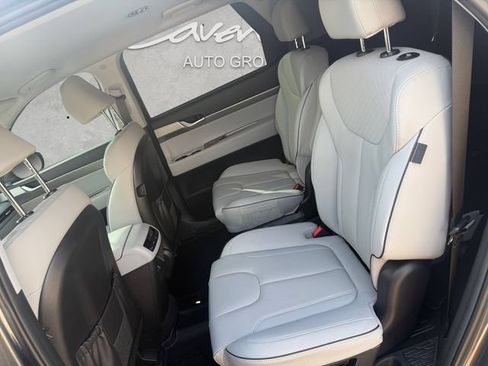 Used 2025 Hyundai Palisade SEL FWD image 23