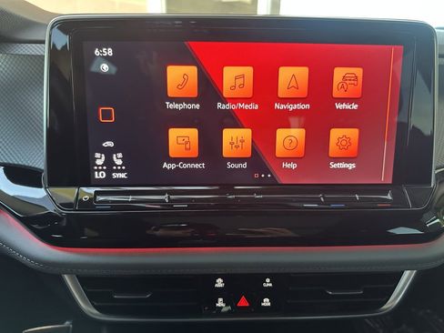 Used 2024 Volkswagen Atlas Peak Edition SEL image 25