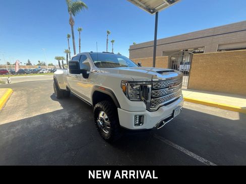 Used 2020 GMC Sierra 3500 Denali w/ Denali Ultimate Package AWD/4WD image 3