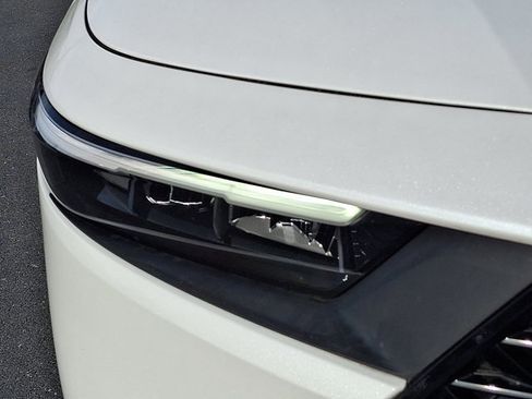 Certified 2023 Honda Accord EX image 9