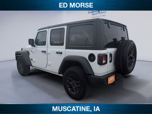 Used 2024 Jeep Wrangler Sport S image 3