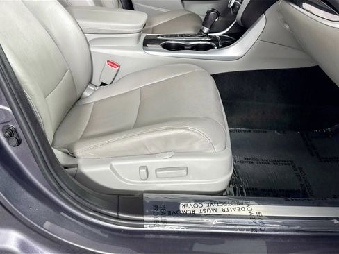 Used 2018 Acura TLX w/ Technology Package image 37