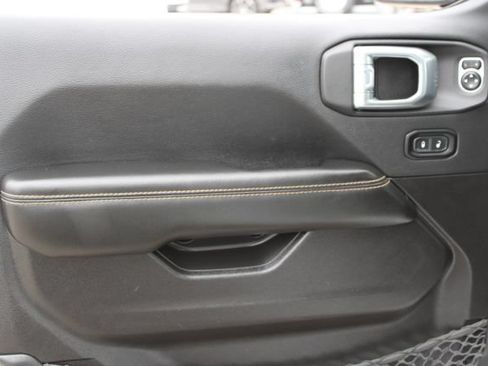 Used 2024 Jeep Wrangler Unlimited Sahara AWD/4WD image 10