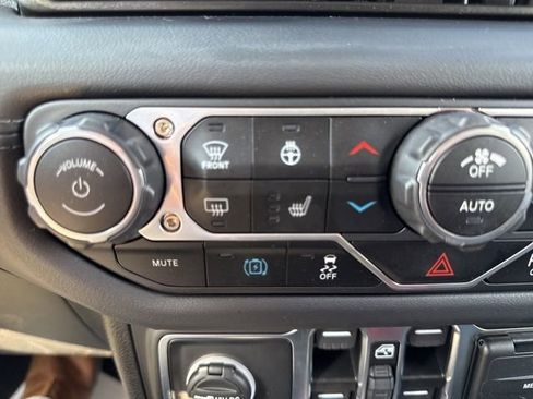 Used 2025 Jeep Wrangler Unlimited Sahara w/ Safety Group AWD/4WD image 42