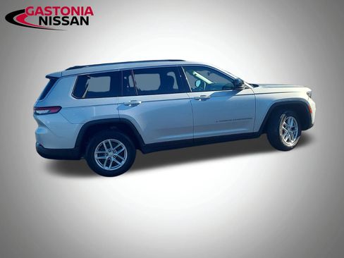 Used 2023 Jeep Grand Cherokee L Laredo image 11