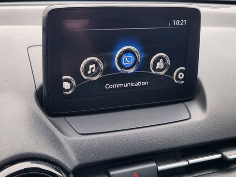 Used 2020 Toyota Yaris LE image 17