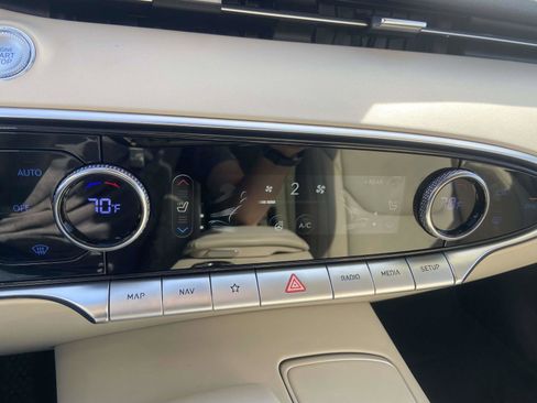 Used 2023 Genesis GV70 2.5T w/ Select Package image 29