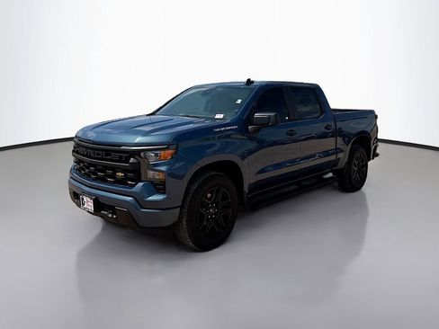Used 2024 Chevrolet Silverado 1500 Custom image 3