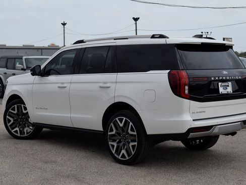 New 2026 Ford Expedition Platinum image 4