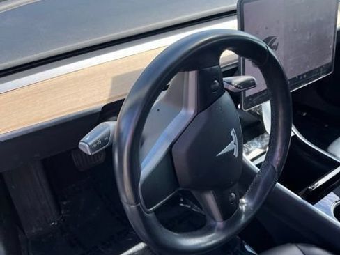 Used 2018 Tesla Model 3 Long Range RWD image 5