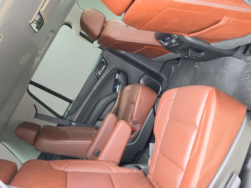 Used 2020 Chevrolet Tahoe Premier w/ Premier Plus Edition AWD/4WD image 16