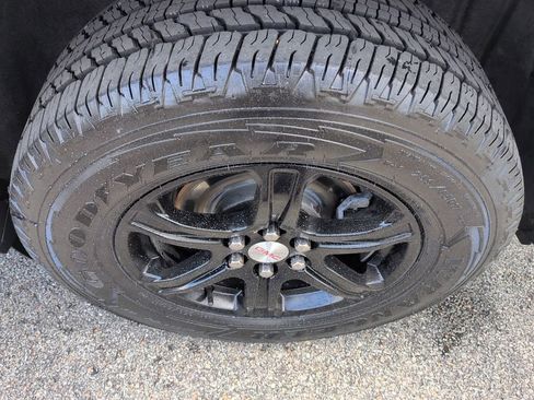 Used 2023 GMC Acadia AT4 w/ Trailering Package AWD/4WD image 17