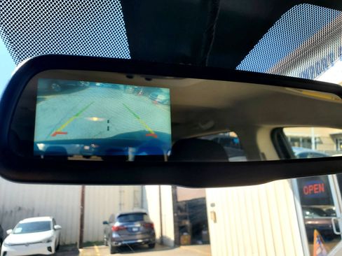 Used 2019 Dodge Journey SE w/ Premium Group FWD image 3