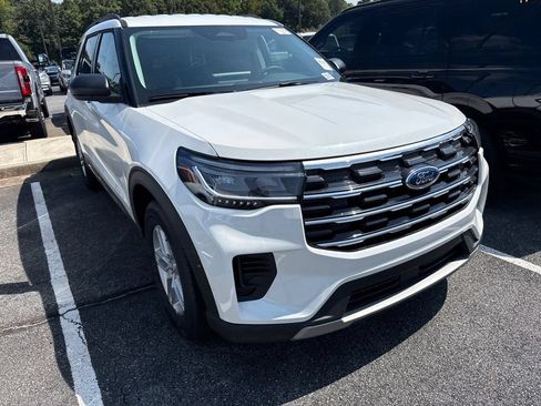Used 2026 Ford Explorer Active RWD image 18