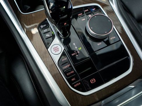 Used 2023 BMW X6 xDrive40i w/ M Sport Package image 56