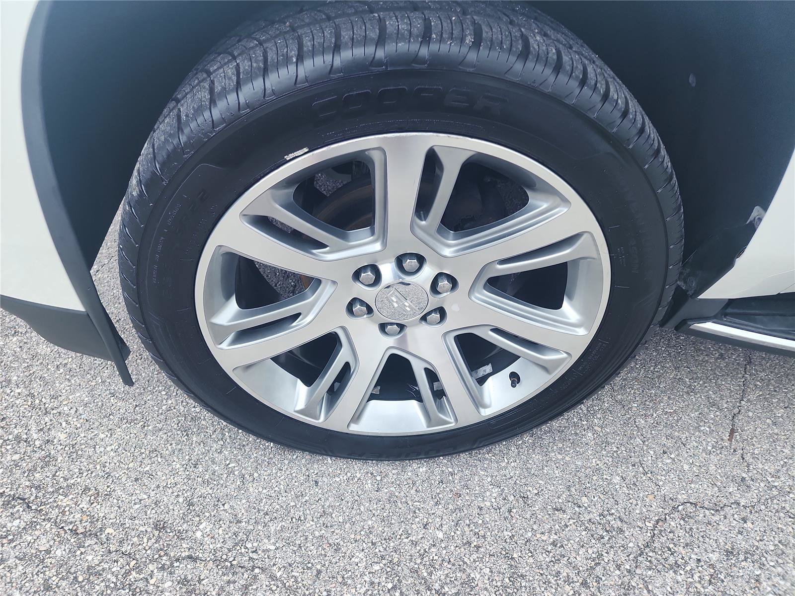 Used 2019 Cadillac Escalade ESV Luxury RWD image 10