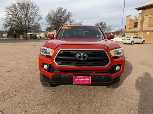 Used 2016 Toyota Tacoma SR5 image 2