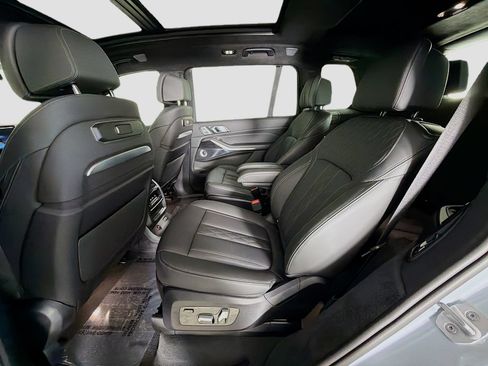 Certified 2025 BMW X7 M60i AWD/4WD image 26