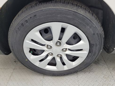 Used 2022 Kia Soul LX image 31