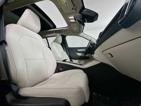 Used 2023 Volvo XC40 B5 Plus w/ Driver Assist Package AWD/4WD image 27