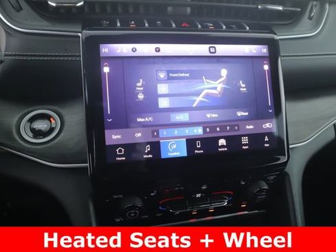 Used 2025 Jeep Grand Cherokee Limited image 4