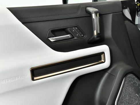 New 2025 GMC Hummer EV 3X image 10