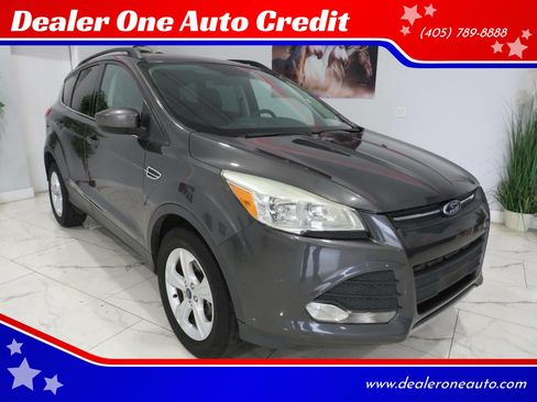 Used 2016 Ford Escape SE w/ Equipment Group 201A AWD/4WD image 1