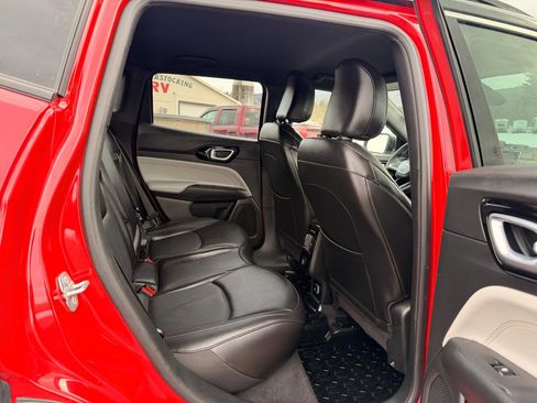 Used 2023 Jeep Compass Limited image 27