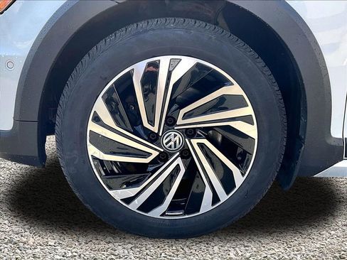 Used 2017 Volkswagen Golf Alltrack SE AWD/4WD image 9