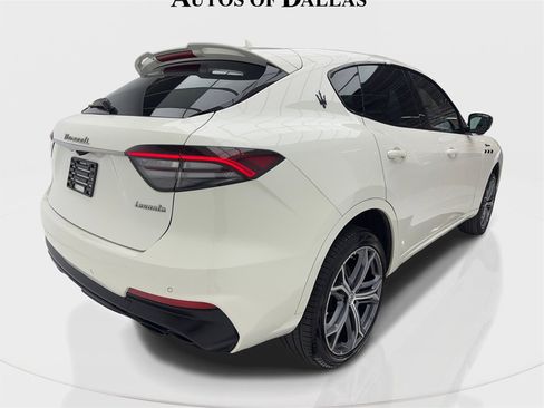 Used 2022 Maserati Levante Modena image 9